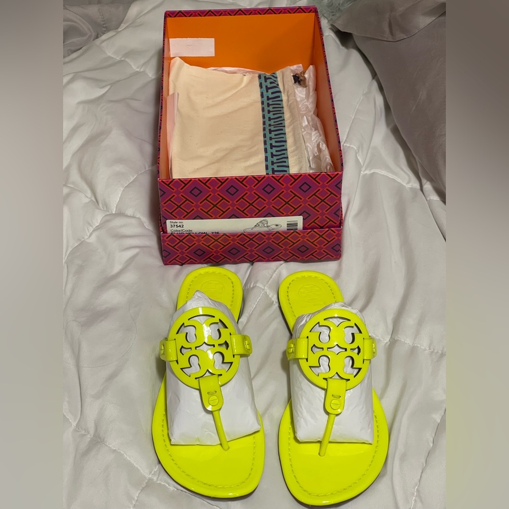 BNIB Tory Burch Miller soft patent leather fluorescent yellow size 8